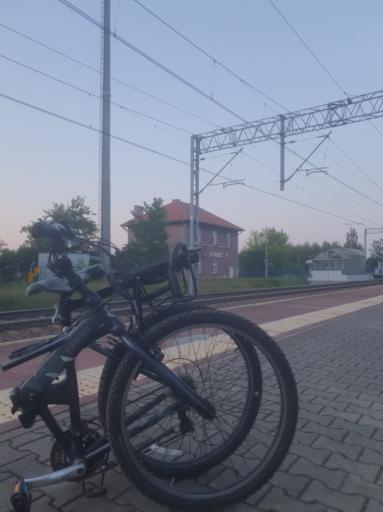 dahon folding bike on a rudna wielka's platform